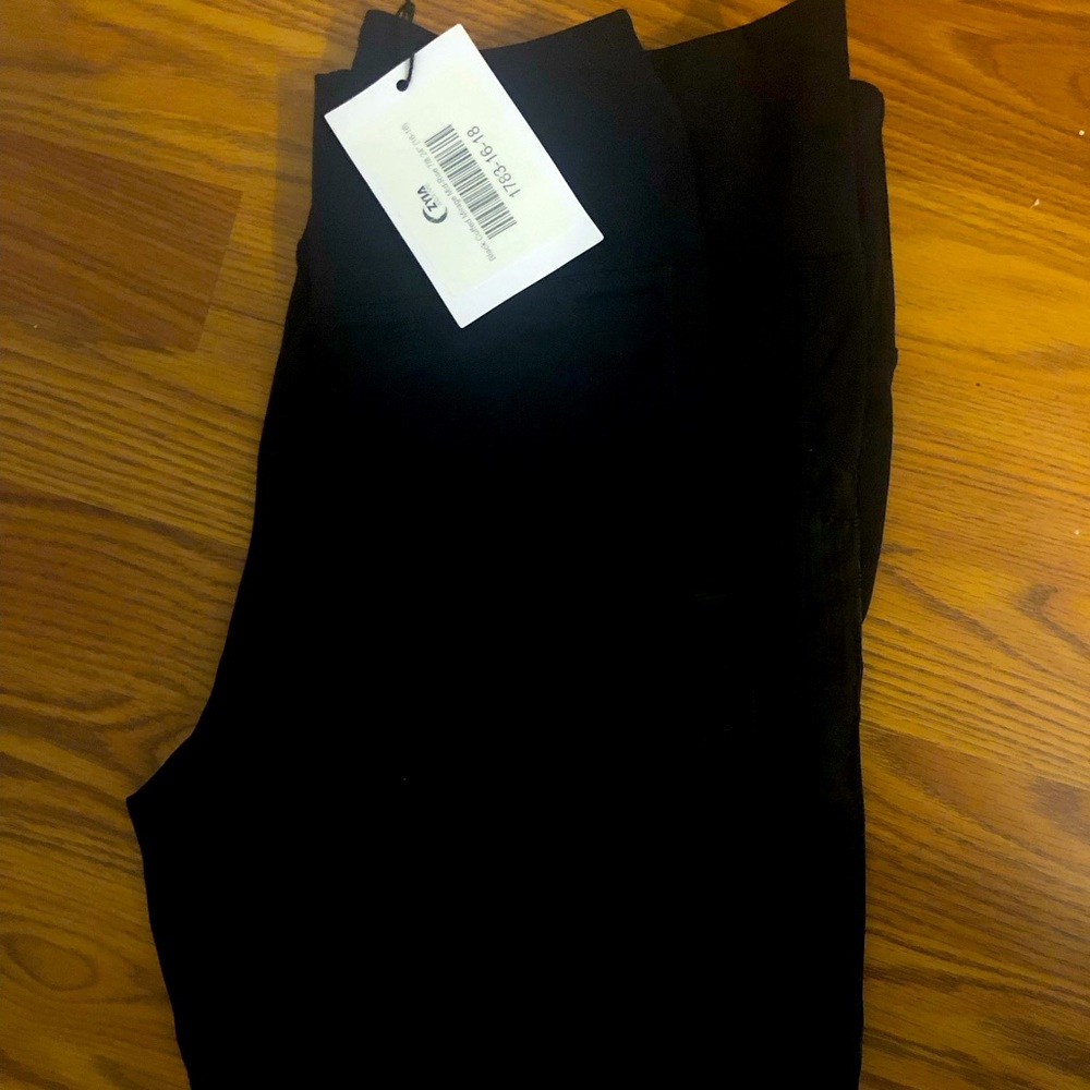 zyia black cuffed mirage mid rise 7/8 leggings